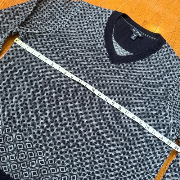Jos. A. Bank Wool V-Neck Sweater Men's XL Navy Blue White Diamond Patterned Ivy - Picture 4 of 6